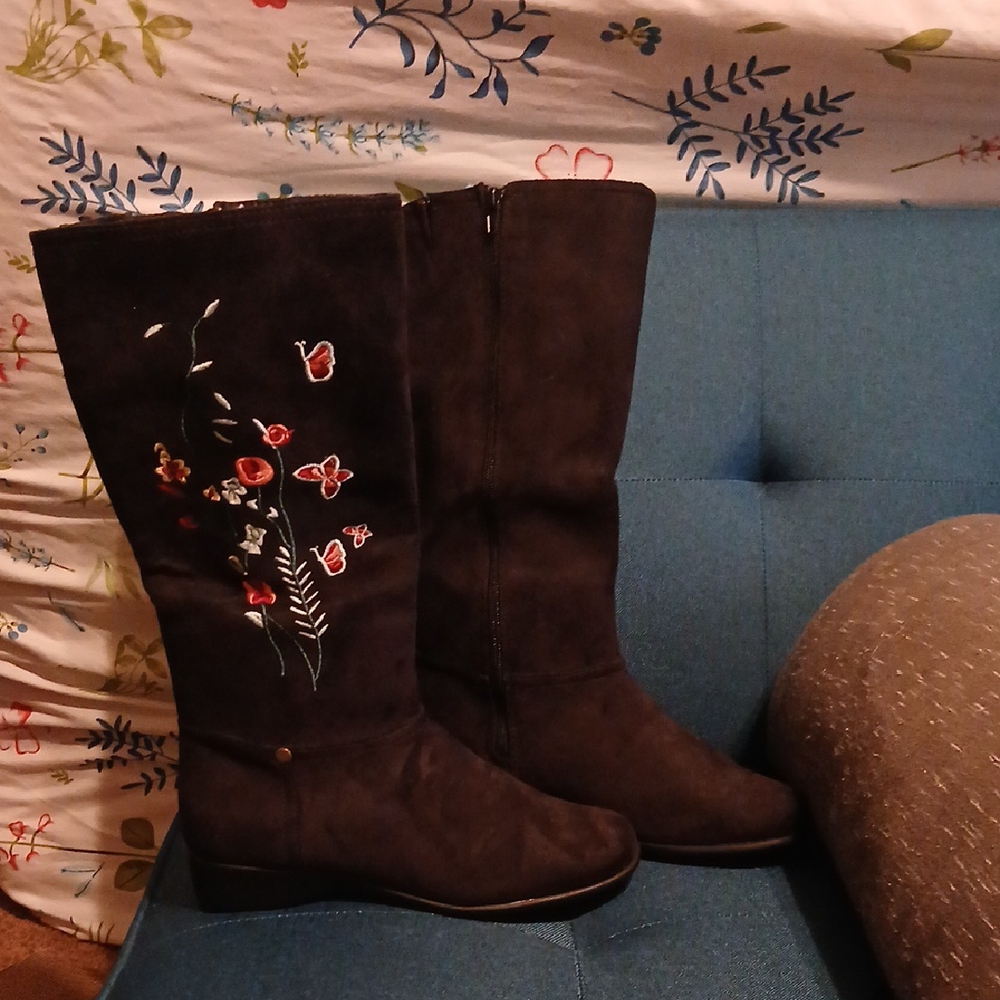 Amazon Black Over the Knee Boots with Elegant Design